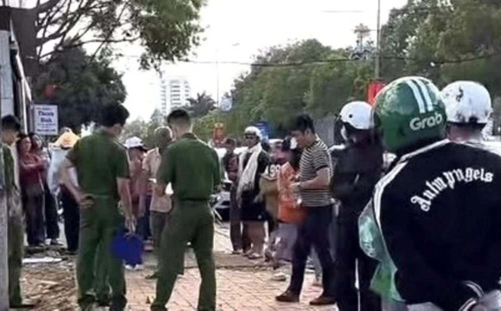 Hiện trường nơi phát hiện thi thể bé sơ sinh ở Đắk Lắk, công an thông tin nóng về vụ việc