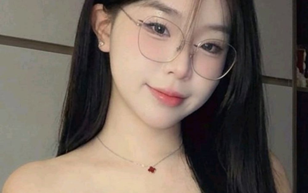 Vụ Như Baby gây xôn xao: Hot girl gây chú ý trên TikTok, cộng đồng mạng tranh cãi