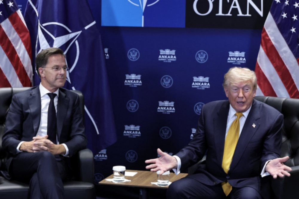 Ông Trump tuyên bố cắt đứt quan hệ thương mại với Tây Ban Nha