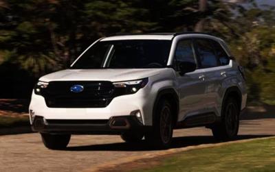 Subaru Forester 2024 nâng cấp toàn diện, chốt giá quy đổi chỉ từ 740 triệu đồng