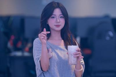 Hot girl phòng net 2k6 gây bão MXH: Visual “10/10” khiến game thủ ngây ngất chỉ sau 1 bức ảnh