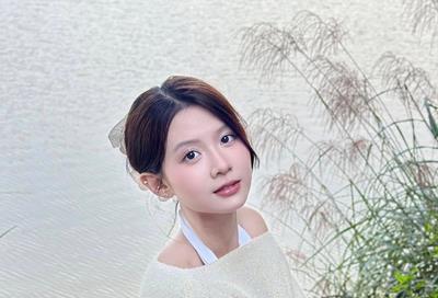 Nhan sắc nữ diễn viên sinh năm 2001 phủ sóng phim giờ vàng VTV