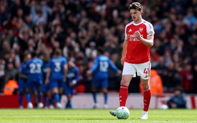 Arsenal và “lời nguyền mùa sau” vẫn chưa dứt?