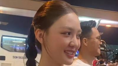 Clip được tìm kiếm nhiều nhất: Á hậu Cẩm Ly "bị tóm dính" khi ra sân bay đón Đình Bắc?
