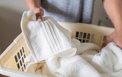 Những lý do nên sử dụng giấm trắng khi giặt quần áo