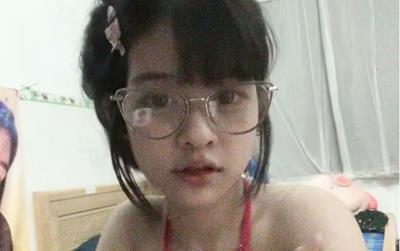 Idol Cẩm Lai "bán quạt" xinh nhất TikTok gây sốt mạng xã hội với loạt clip gốc