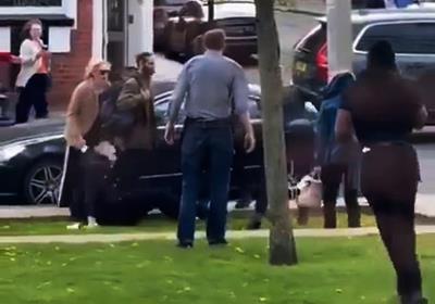 Clip Khoảnh khắc côn đồ táo bạo c.ướp đồng hồ tiền tỷ trên tay cảnh sát c.hìm