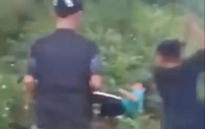 Nam sinh ở Bình Định bị nhóm bạn đánh hội đồng dã man dù quỳ gối van xin