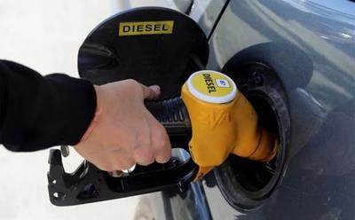 Giá xăng dầu hôm nay 15/11: Giá dầu thế giới tiếp tục đi lên