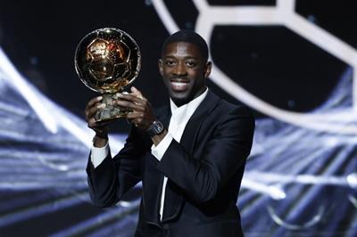 Vượt qua Yamal, Dembele đoạt Quả Bóng Vàng 2025