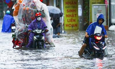 Miền Bắc mưa lớn đỉnh điểm, bão Ragasa đổ bộ đất liền