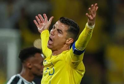 Ronaldo ăn mừng phản cảm, đối thủ gửi đơn kiện