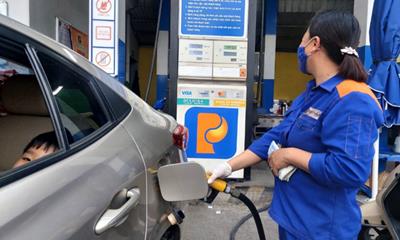 Giá xăng dầu hôm nay 5/6: Giảm do lo ngại dư nguồn cung