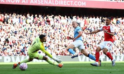 Man City rơi chiến thắng trước Arsenal ở phút 90+3
