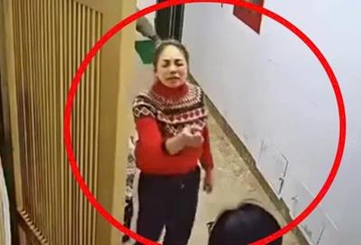 Tạm giữ phụ nữ hành hung hàng xóm ở chung cư Hà Nội