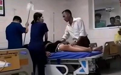 Bác sỹ cứu người, ai cứu nổi bác sỹ khỏi những kẻ côn đồ?