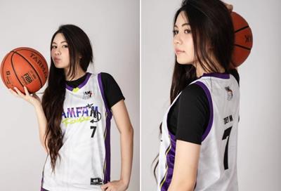 Bộ ảnh bóng rổ của ái nữ nhà Quyền Linh gây chú ý