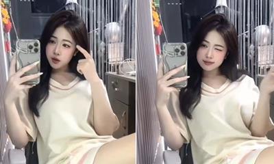 Full clip hot 18+ siêu phẩm Tiktoker Huyền Trang 2k4 chat chịt khoe body cực nuột