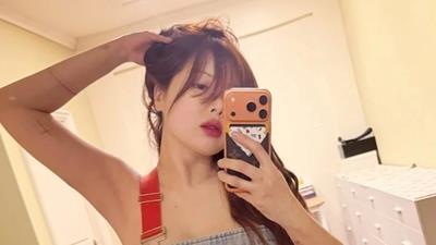 HyunA đăng ảnh không mặc nội y