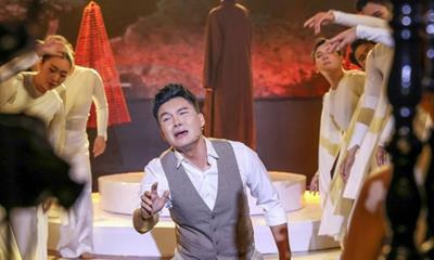 Nam MC lấy nước mắt giám khảo với tiết mục "Lan và Điệp"