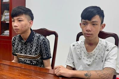 Bắt hai thanh niên chém người trọng thương rồi trốn sang Campuchia