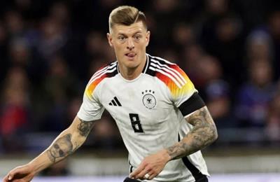 Vừa trở lại, Toni Kroos giúp ĐT Đức hạ Pháp