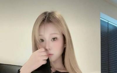 Full clip hot 18 + Hot Tiktoker kim sora lộ clip tự sướng