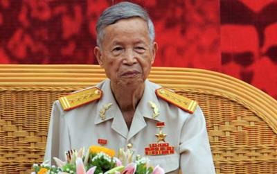 Người anh hùng nhờ đồng đội chặt đứt cánh tay, nén đau tiếp tục chiến đấu