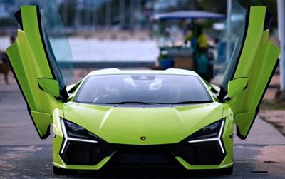 Loạt siêu xe Lamborghini Revuelto có mặt tại Singapore