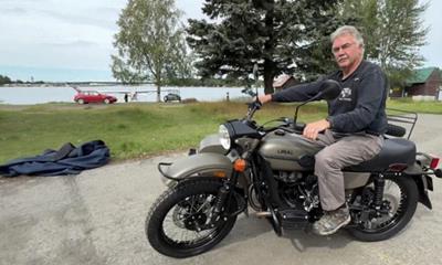 Tổng thống Putin tặng xe máy cho người đàn ông ở Alaska