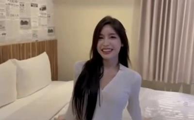 Lộ clip Mỹ Linh 2k6 tình tứ với bạn trai gây xôn xao