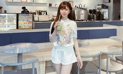 Người đẹp phú lợi Trúc mây gây bão với clip cây lược tím "thần thánh"