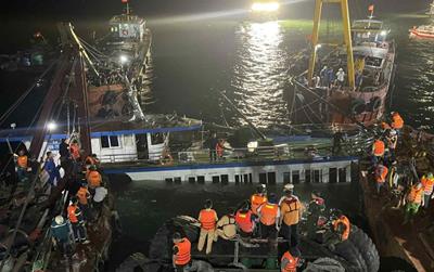 Vụ lật tàu ở vịnh Hạ Long khiến hàng chục người chết và mất tích