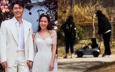 H.OT: Tóm dính Son Ye Jin - Hyun Bin đưa quý tử ra ngoài chơi, điểm thay đổi này của bé gây sốt