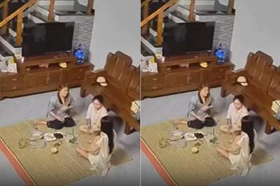 Đến chịu mấy má… “cái đó” cũng đem ra đọ nhau thật luôn!