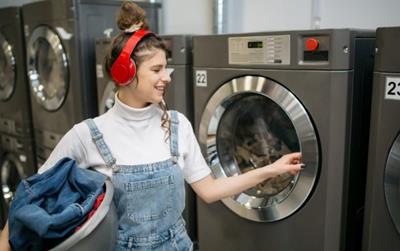Vì sao máy giặt có cửa kính còn máy rửa bát thì không?