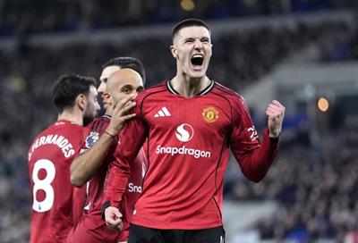 Sesko tỏa sáng, MU lọt vào Top 4 Ngoại hạng Anh