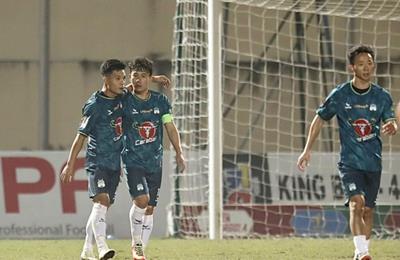 Thắng Thanh Hóa, HAGL thoát khỏi đáy bảng V-League