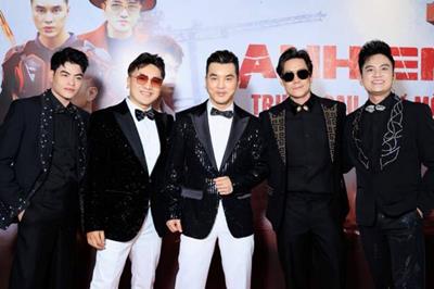 Mời nhóm nhạc có Ưng Hoàng Phúc lên làm việc