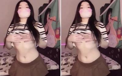 Full clip hot 18+ Idol Thùy An vừa nhảy vừa cởi đồ siêu hấp dẫn