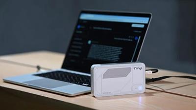 Bản tin công nghệ 15/12: Siêu máy tính AI nhỏ như sạc dự phòng