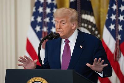 Mỹ phê duyệt thiết kế đồng tiền vàng kỷ niệm 250 năm có hình Tổng thống Trump