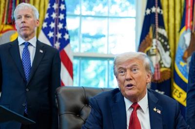 Chính quyền Trump hoảng hốt vì giá dầu tăng