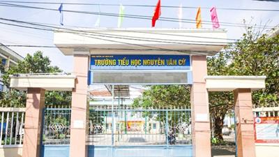 Hé lộ chi tiết sốc vụ cô giáo sửa đúng thành sai để hạ điểm học sinh: ‘Mũi rìu’ chĩa về các em không học thêm?
