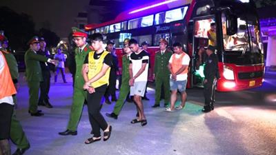 Đột kích sào huyệt lừa đảo xuyên quốc gia tại Campuchia, bắt giữ 205 người