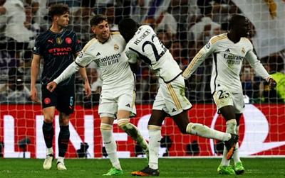 Real Madrid rượt đuổi Man City trong trận cầu sáu bàn