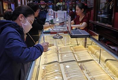 Giá vàng miếng sáng 15/1 giảm 700 nghìn đồng/lượng