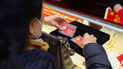 Giá vàng hôm nay 21/12: Trụ vững ở ngưỡng cao
