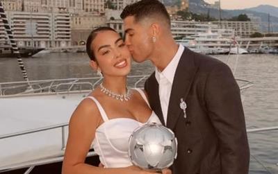 Lý do Ronaldo chờ 7 năm mới cầu hôn Georgina