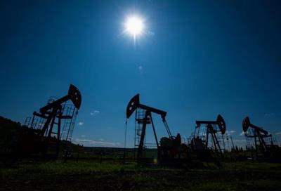 Cập nhật giá xăng dầu hôm nay 8/12: Giá dầu dao động ở gần mức cao nhất trong 2 tuần qua